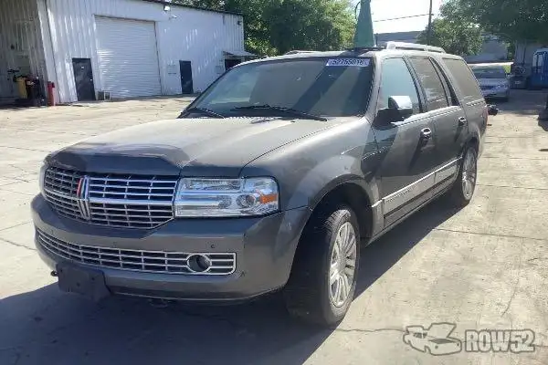 Photo of 2013 Lincoln Navigator
