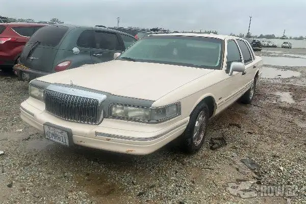 Photo of 1997 Lincoln Town Car