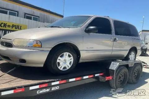 Photo of 2000 Nissan Quest