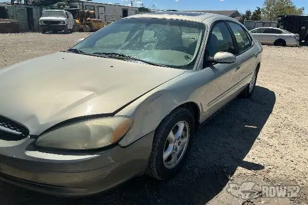 Photo of 2004 Ford Taurus