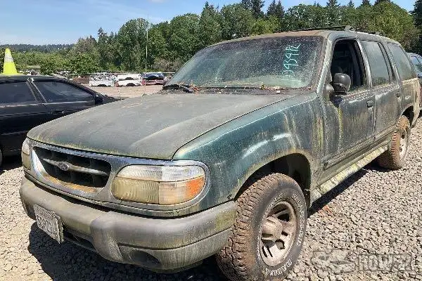 Photo of 2000 Ford Explorer