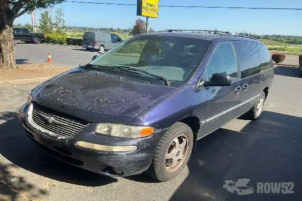 Photo of 1998 Chrysler Town & Country