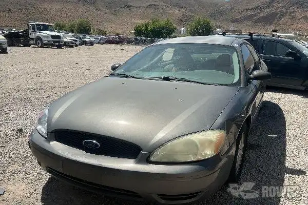 Photo of 2005 Ford Taurus