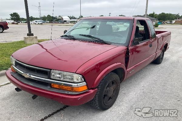 Photo of 2000 Chevrolet S10 Pickup