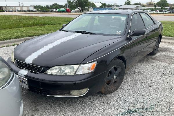 Photo of 1999 Lexus ES 300