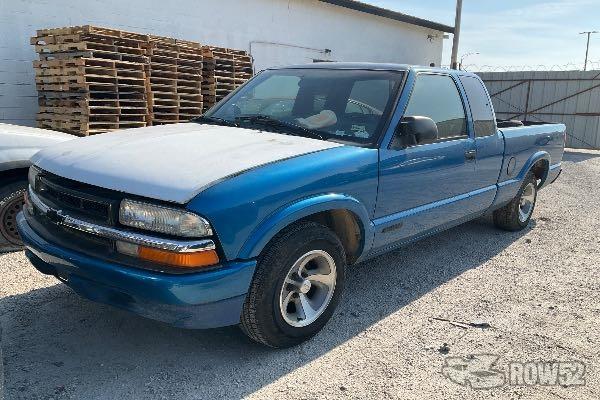 Photo of 2000 Chevrolet S10 Pickup