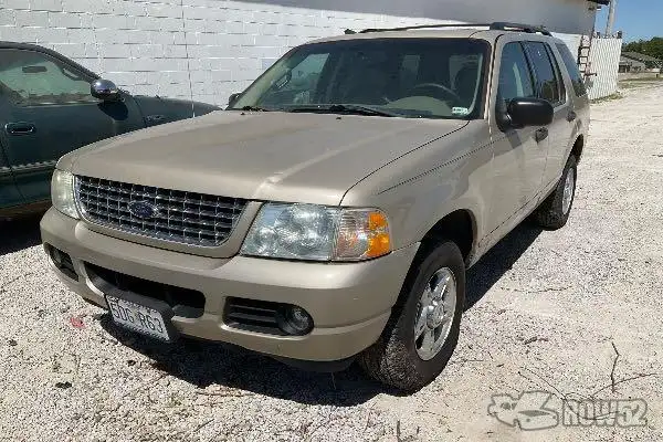Photo of 2004 Ford Explorer