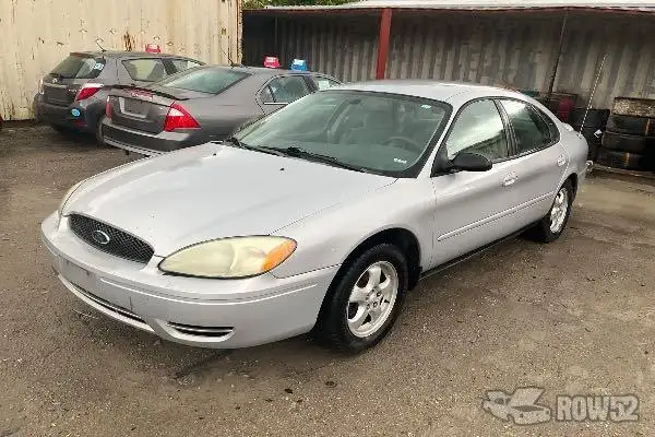 Photo of 2005 Ford Taurus