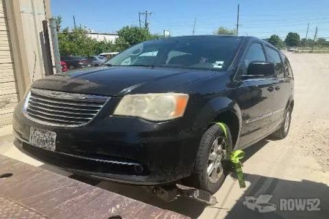 Photo of 2012 Chrysler Town & Country