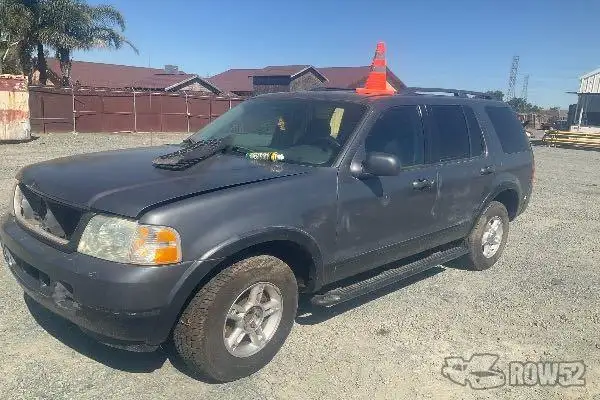 Photo of 2004 Ford Explorer