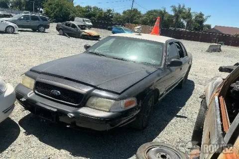 Photo of 2003 Ford Crown Victoria