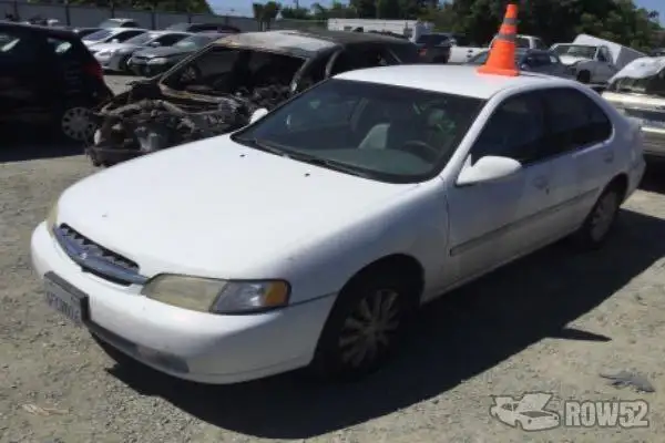 Photo of 1999 Nissan Altima