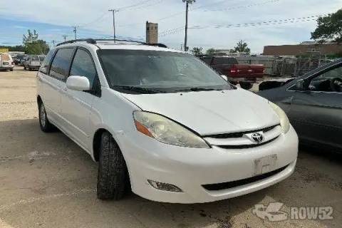 Photo of 2006 Toyota Sienna
