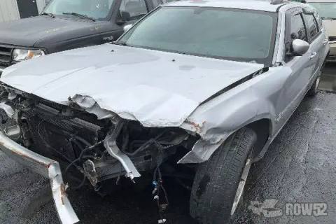 Photo of 2005 Dodge Magnum