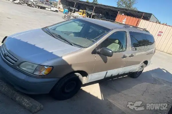 Photo of 2001 Toyota Sienna