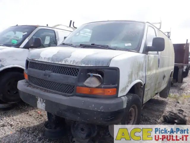 Photo of 2004 Chevrolet Express 3500 Van