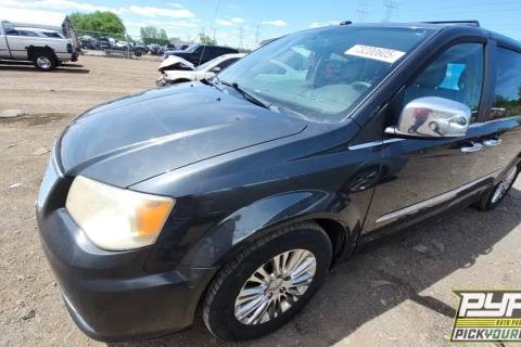 Photo of 2011 Chrysler Town & Country