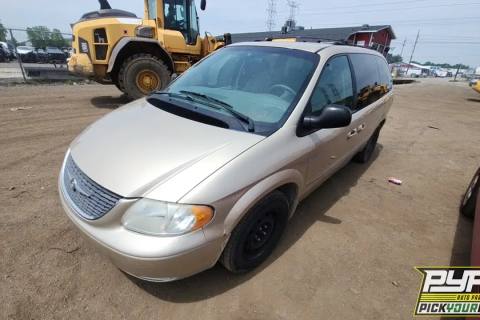 Photo of 2001 Chrysler Town & Country