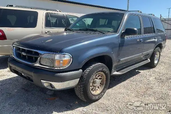 Photo of 1999 Ford Explorer