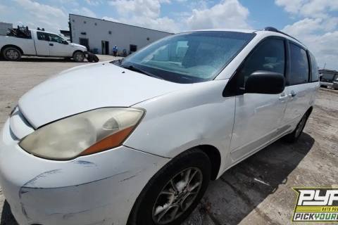 Photo of 2007 Toyota Sienna