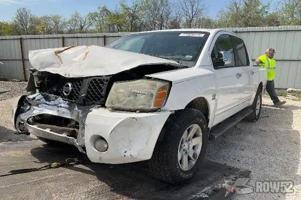 Photo of 2004 Nissan Titan