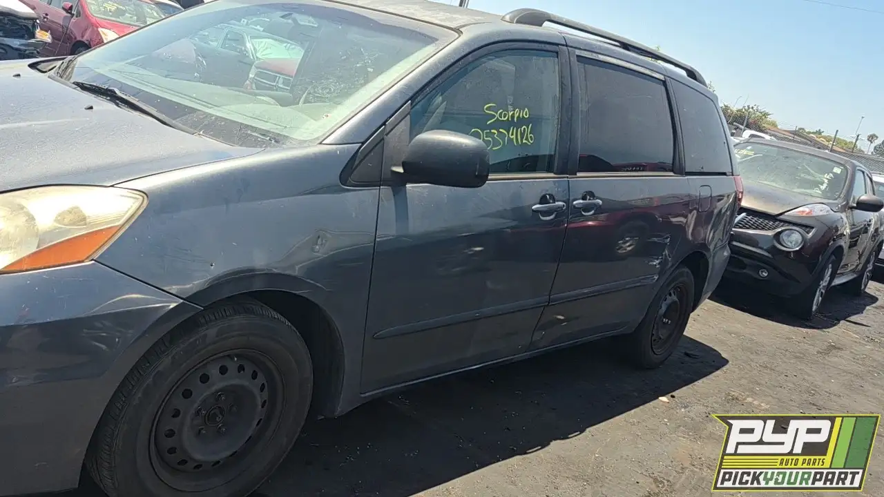 Photo of 2010 Toyota Sienna