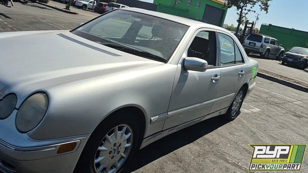 Photo of 2001 Mercedes-Benz E320