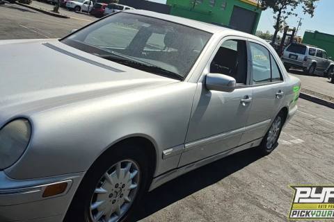 Photo of 2001 Mercedes-Benz E320