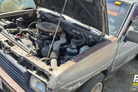 Photo of 1986 Nissan Truck