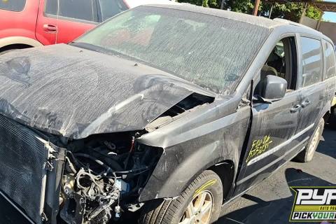 Photo of 2012 Chrysler Town & Country
