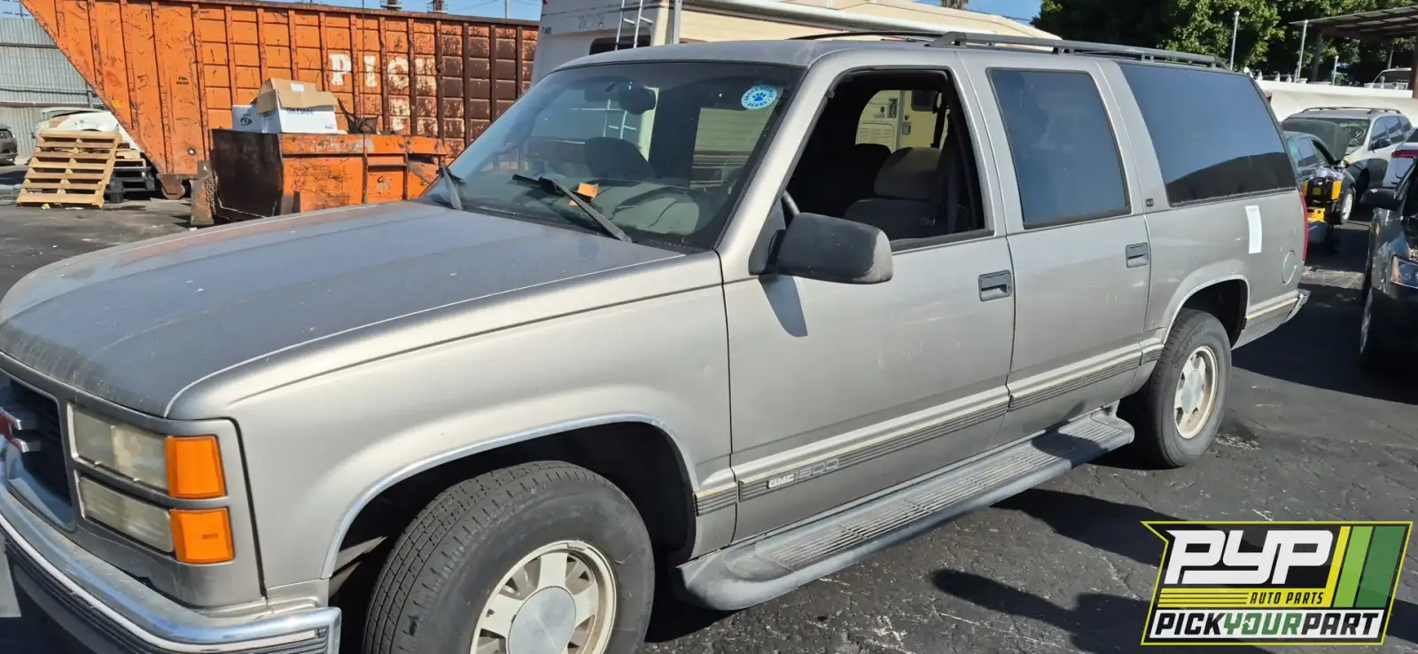 Photo of 1999 Gmc C1500 Suburban