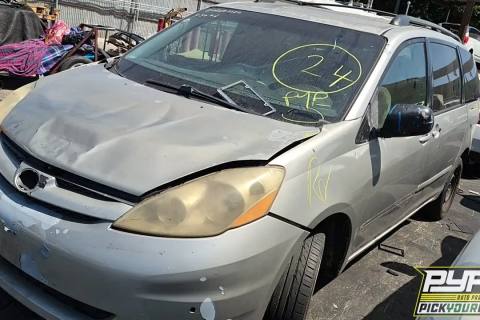 Photo of 2006 Toyota Sienna