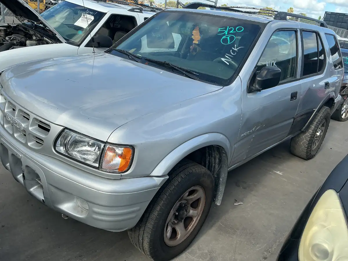 Photo of 2001 Isuzu Rodeo