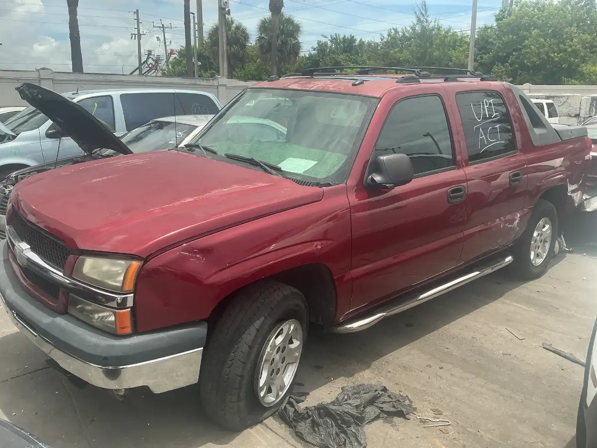 Photo of 2005 Chevrolet Avalanche