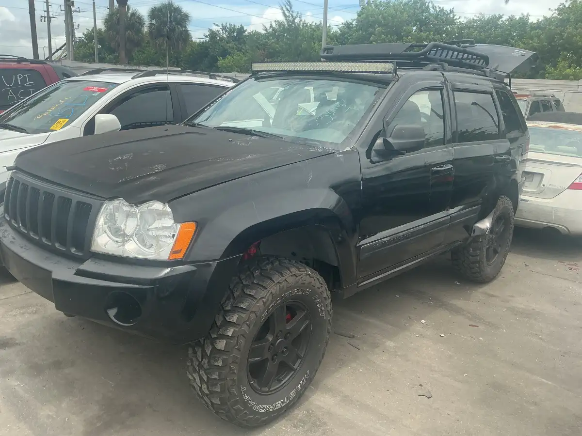 Photo of 2005 Jeep Grand Cherokee
