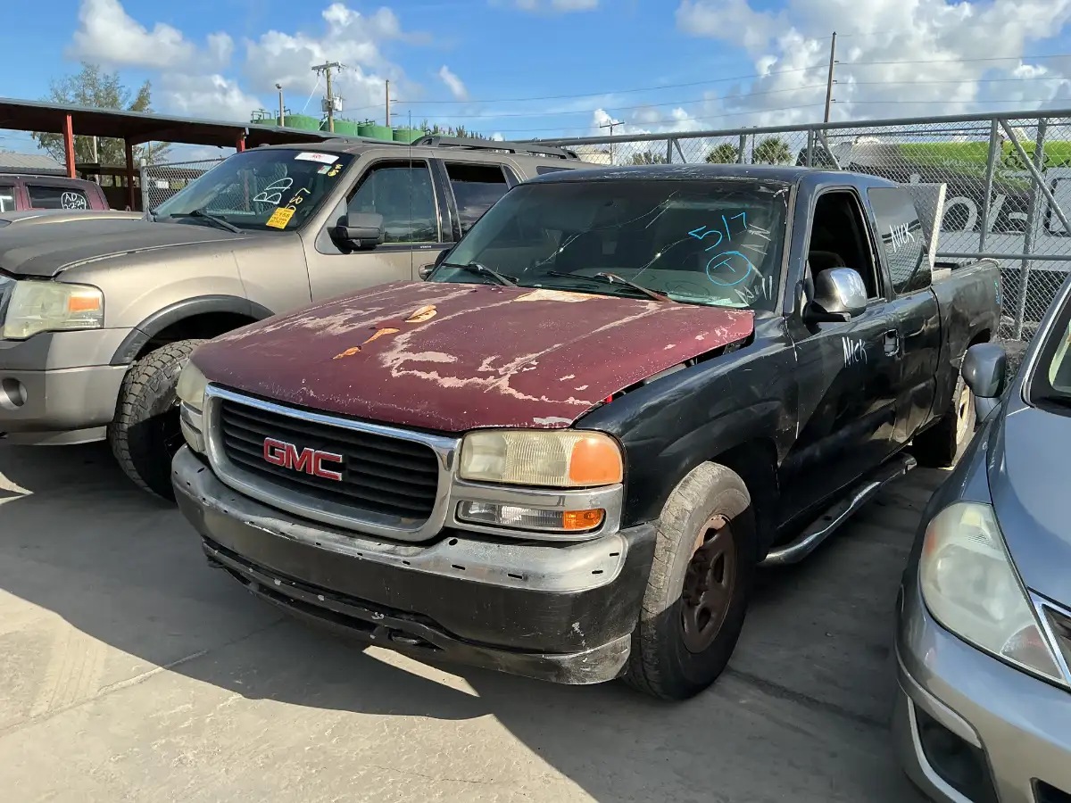 Photo of 2002 Gmc Sierra