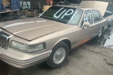 Photo of 1997 Lincoln Town Car
