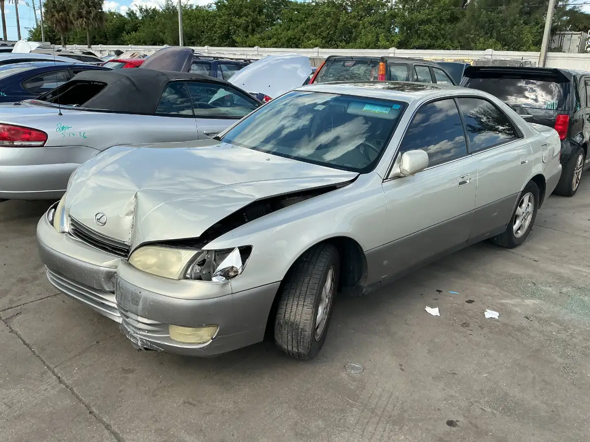 Photo of 1998 Lexus Es 300