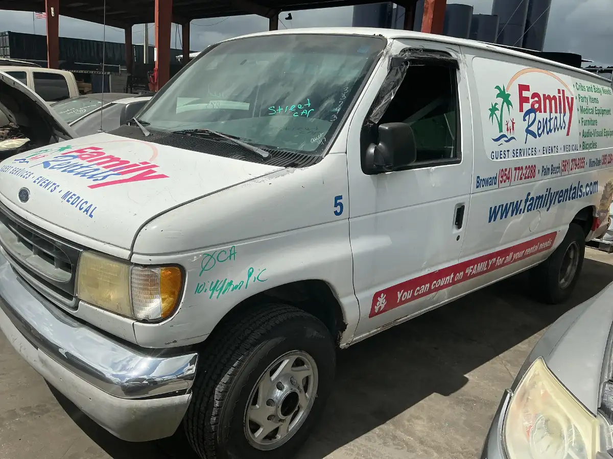 Photo of 1998 Ford E-350