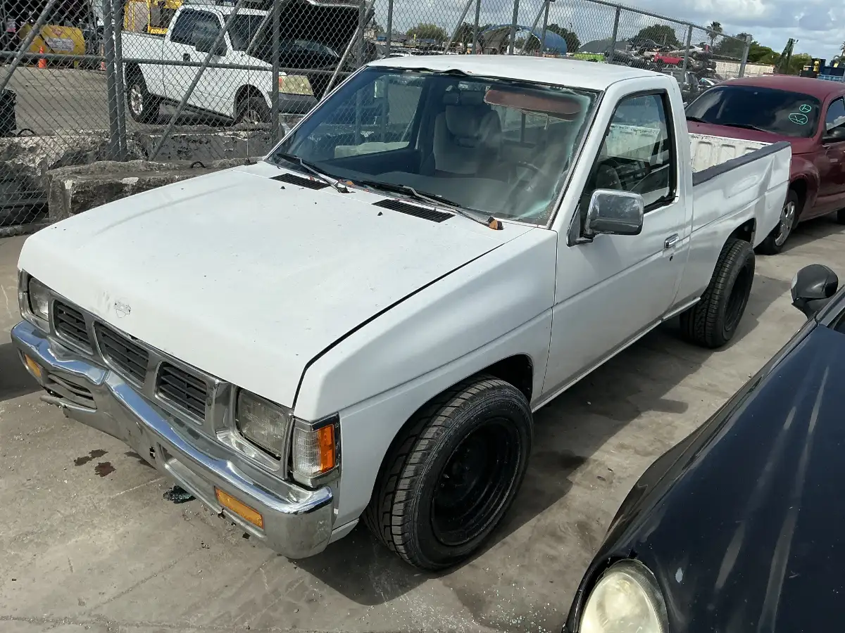 Photo of 1996 Nissan Pickup