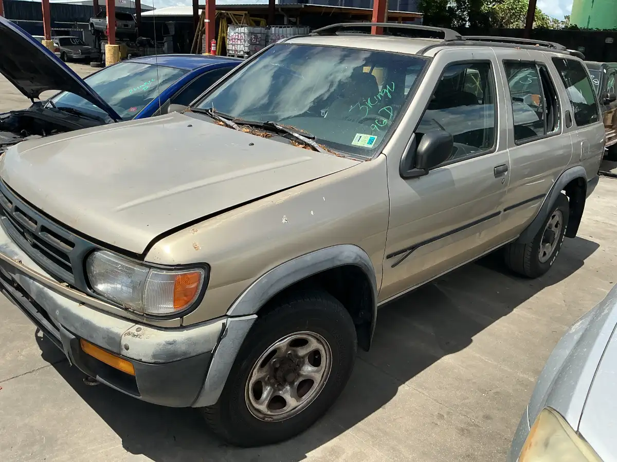 Photo of 1996 Nissan Pathfinder