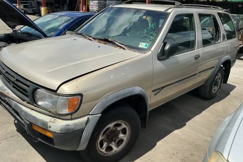 Photo of 1996 Nissan Pathfinder