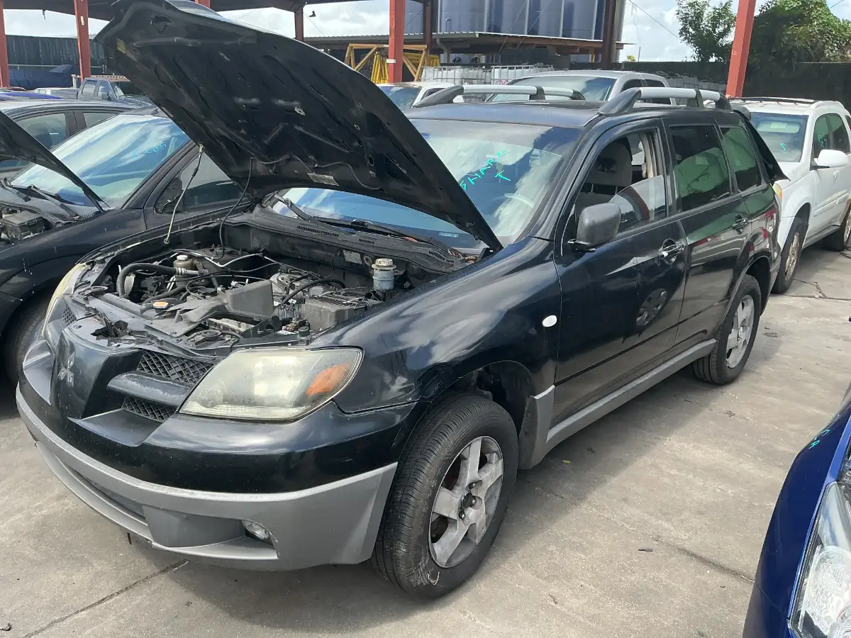 Photo of 2003 Mitsubishi Outlander