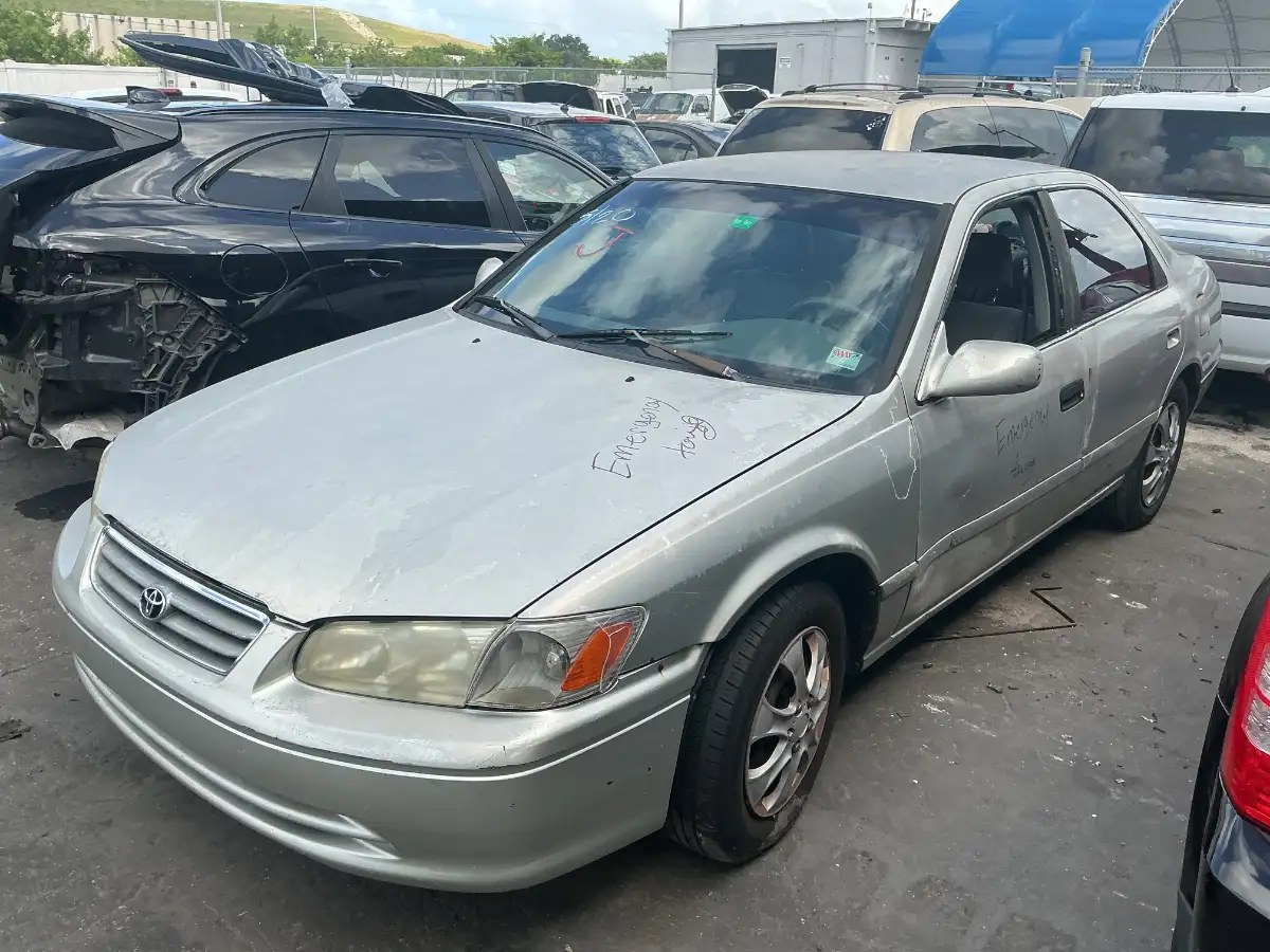 Photo of 2000 Toyota Camry