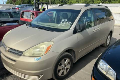 Photo of 2005 Toyota Sienna