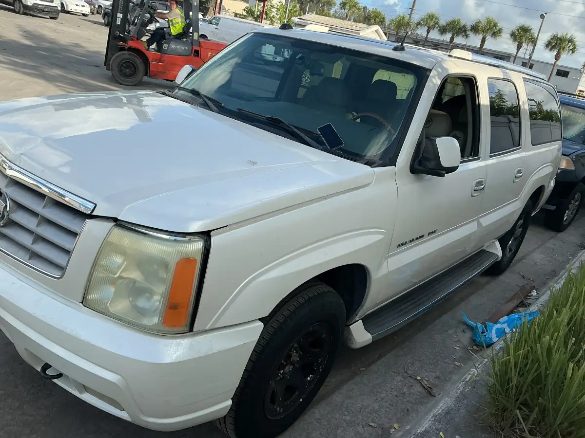 Photo of 2004 Cadillac Escalade Esv