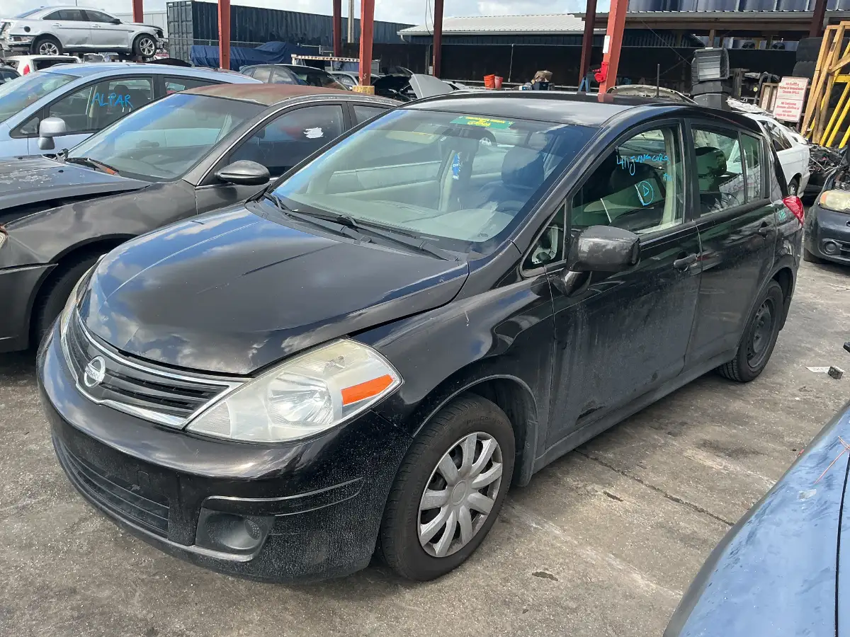 Photo of 2011 Nissan Versa