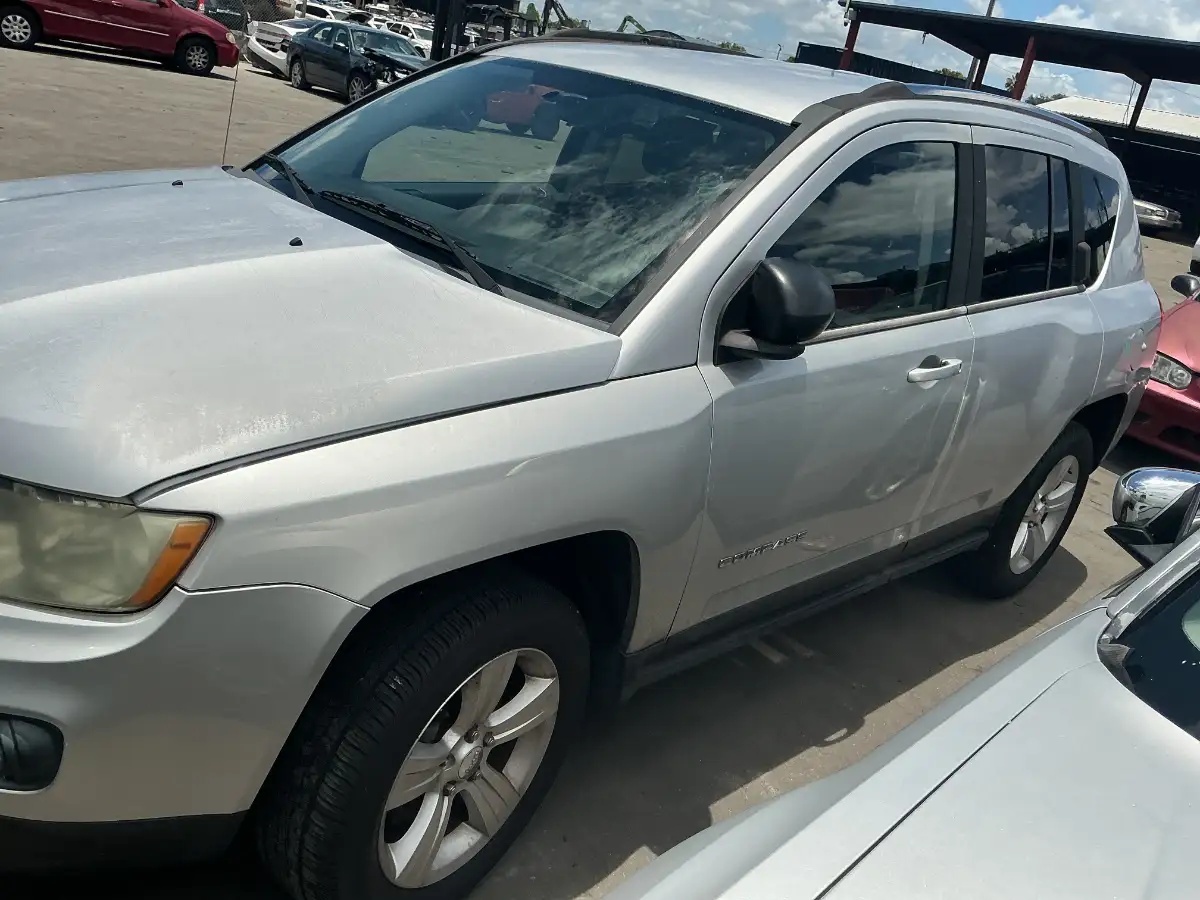 Photo of 2011 Jeep Compass