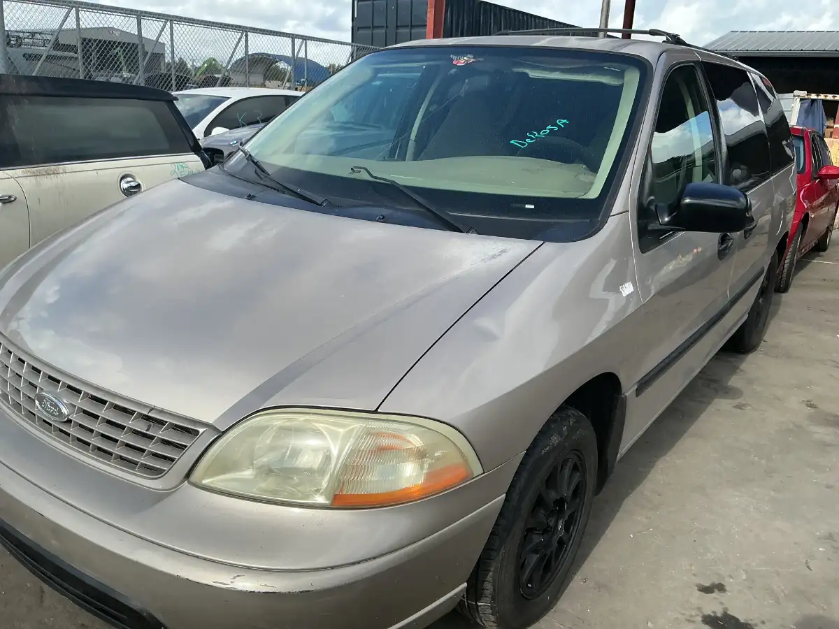 Photo of 2003 Ford Windstar