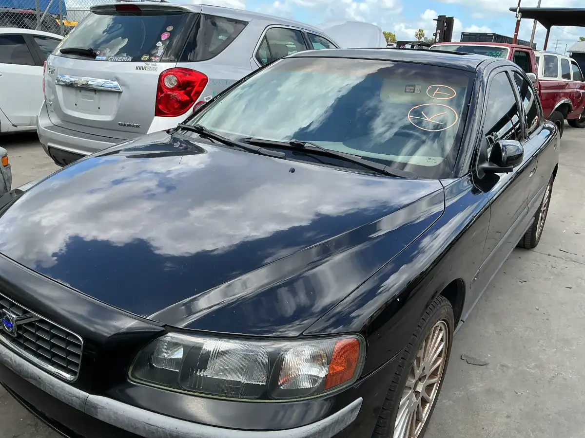 Photo of 2004 Volvo S60